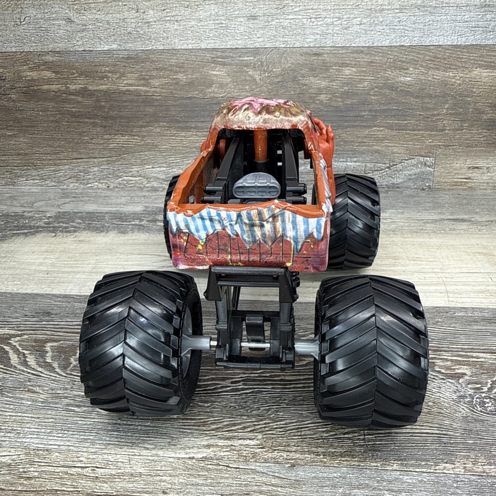 Monster Jam Zombie Diecast BKT Tires Monster Truck 1/24 Scale - Picture 3 of 13
